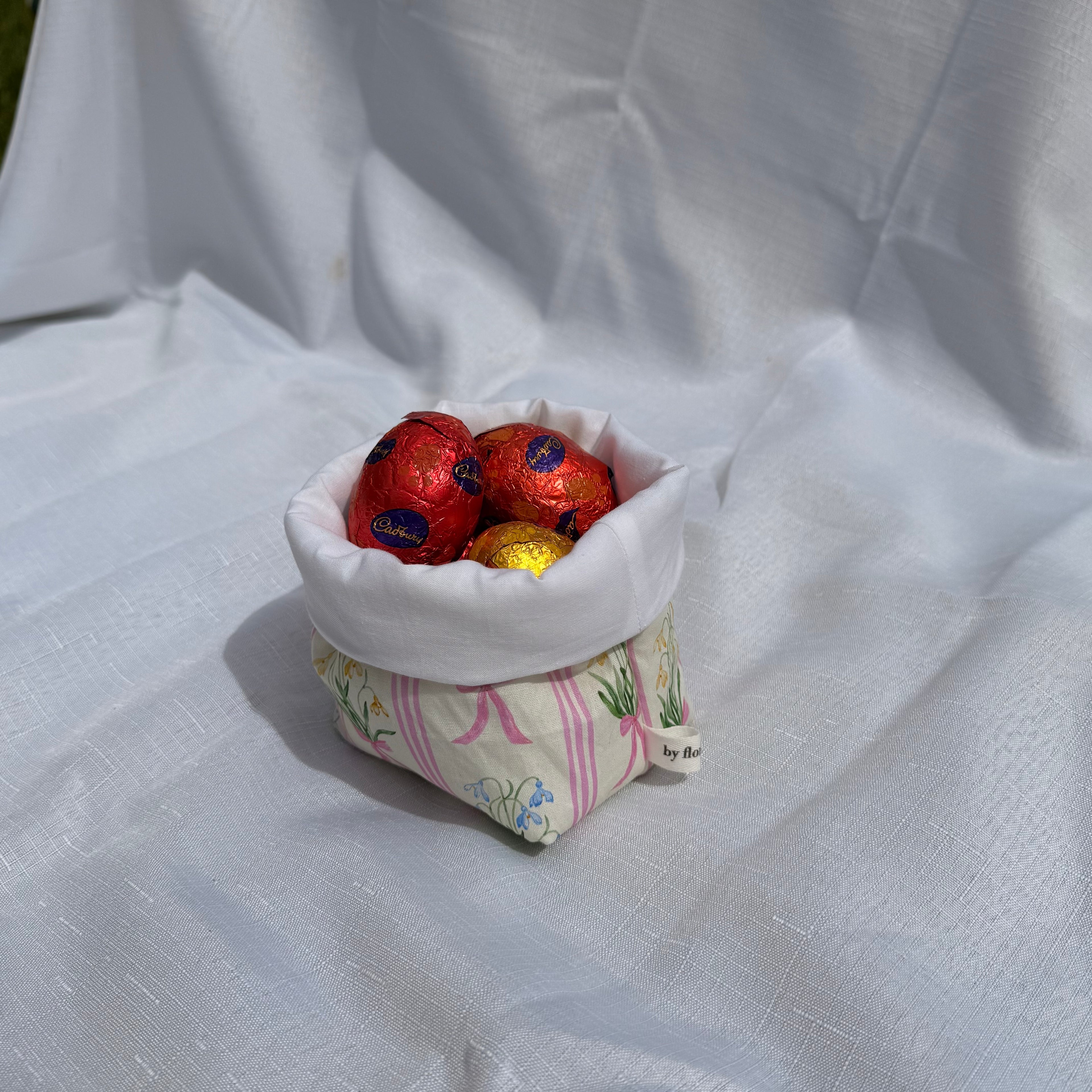 Bunny Lane Blooms Vanity Bucket